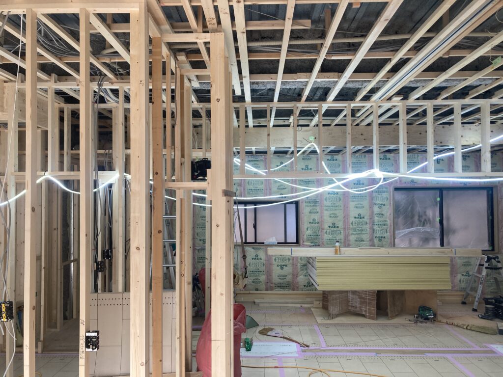 下地・配線工事。